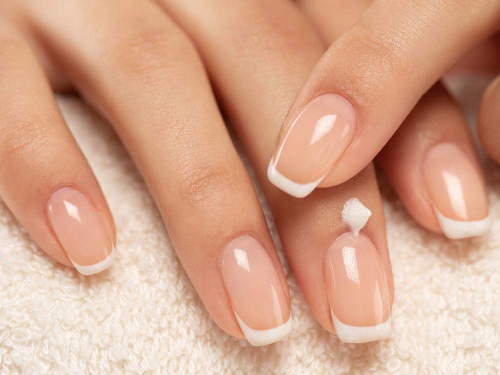 Daggett & Ramsdell® Brush-On Nail Repair