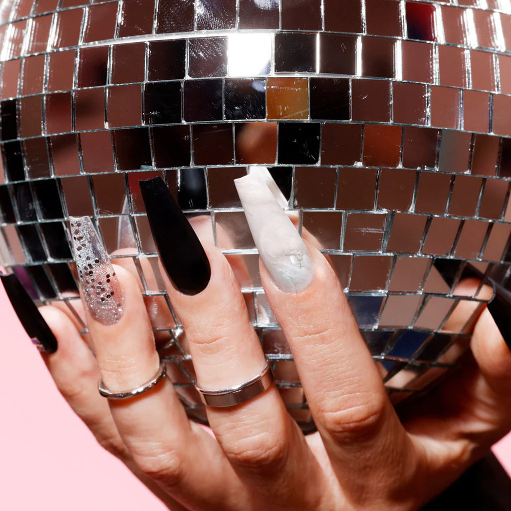 L.A. Colors® Lavish Nail LUXE Finish Nail Tip Kit (CARDED)